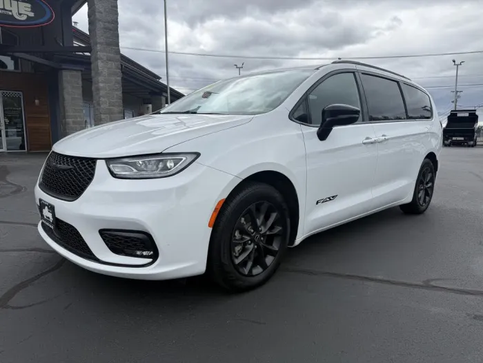 2025 Chrysler Pacifica