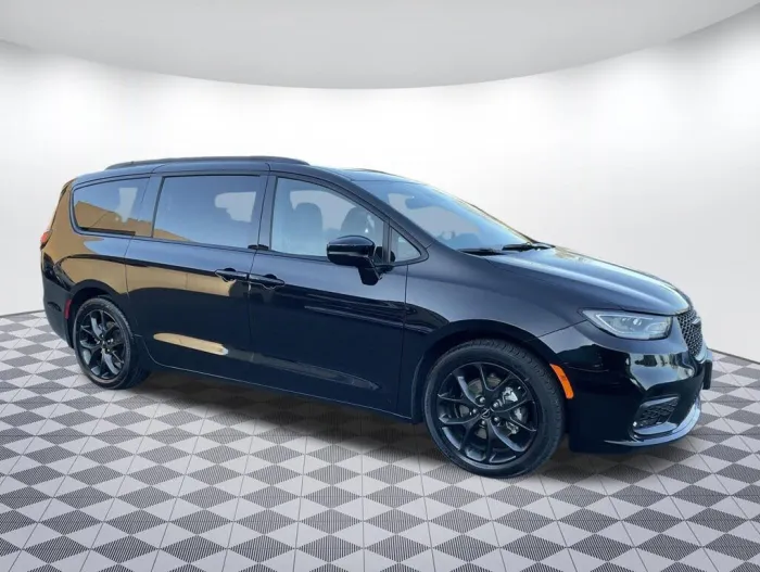 2025 Chrysler Pacifica
