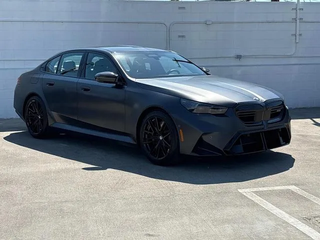 2025 BMW M5