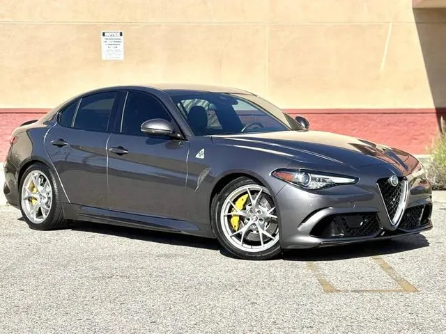 2017 Alfa Romeo Giulia Quadrifoglio